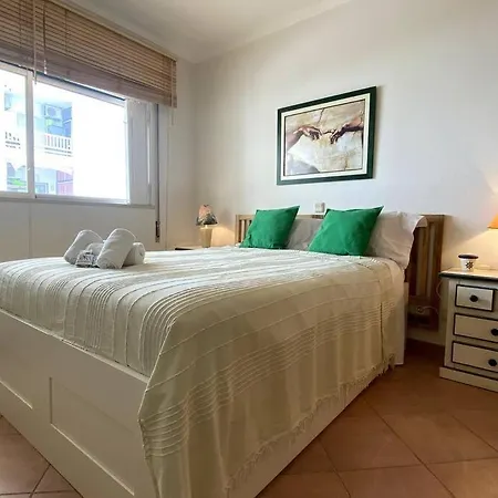 Castelos Da Rocha By Coral * 波尔蒂芒